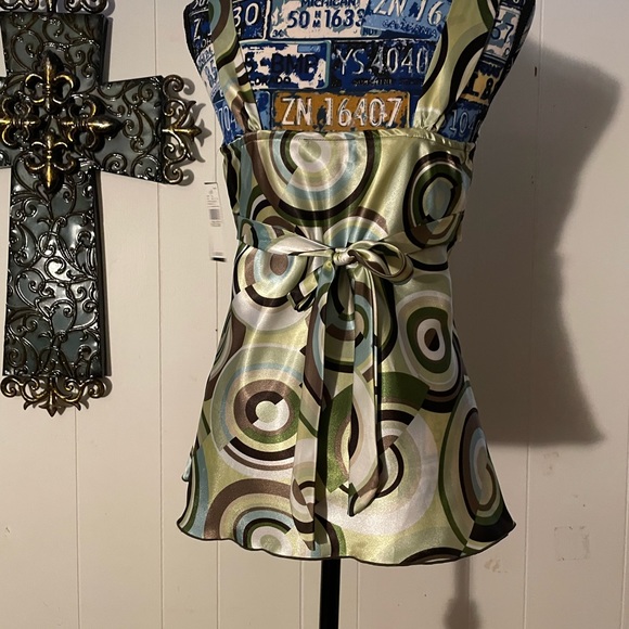 Pretty satin blouse - Picture 2 of 4